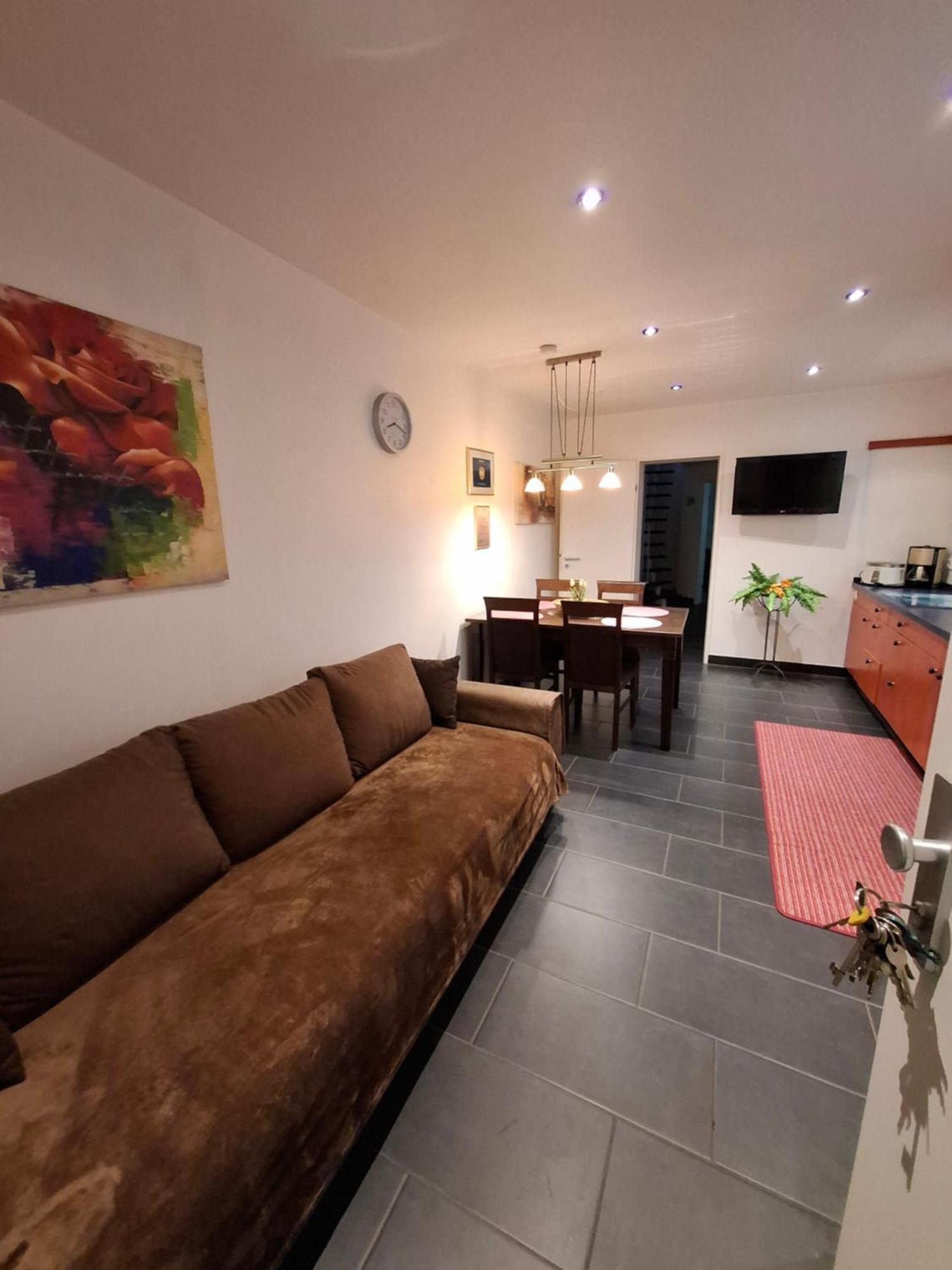 Die Hotelalternative Solingen Esterno foto