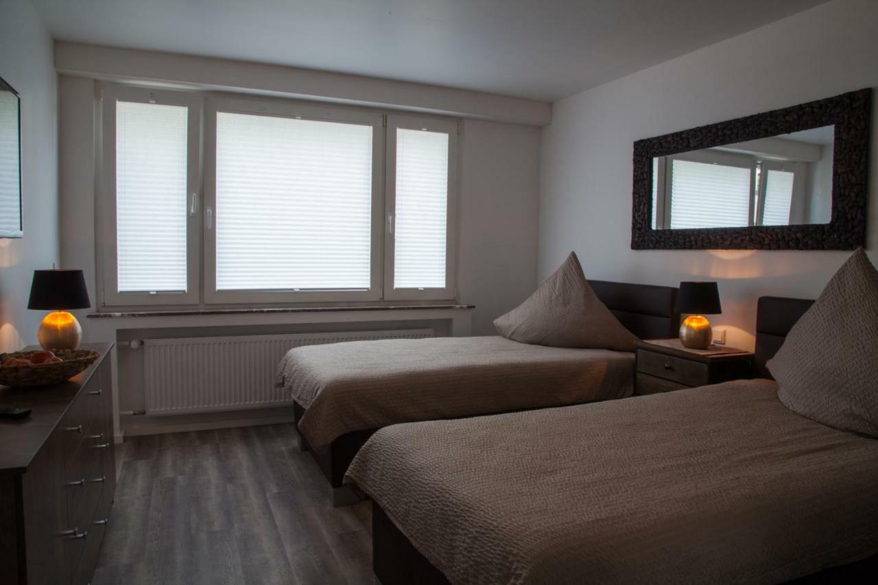 Die Hotelalternative Solingen Esterno foto