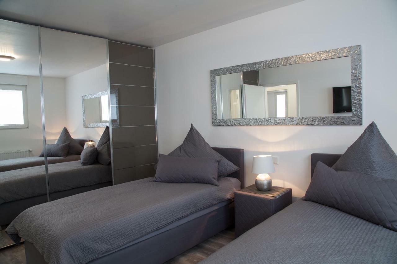 Die Hotelalternative Solingen Esterno foto